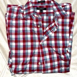 Banana Republic button up shirt, non-iron 100% cotton size M